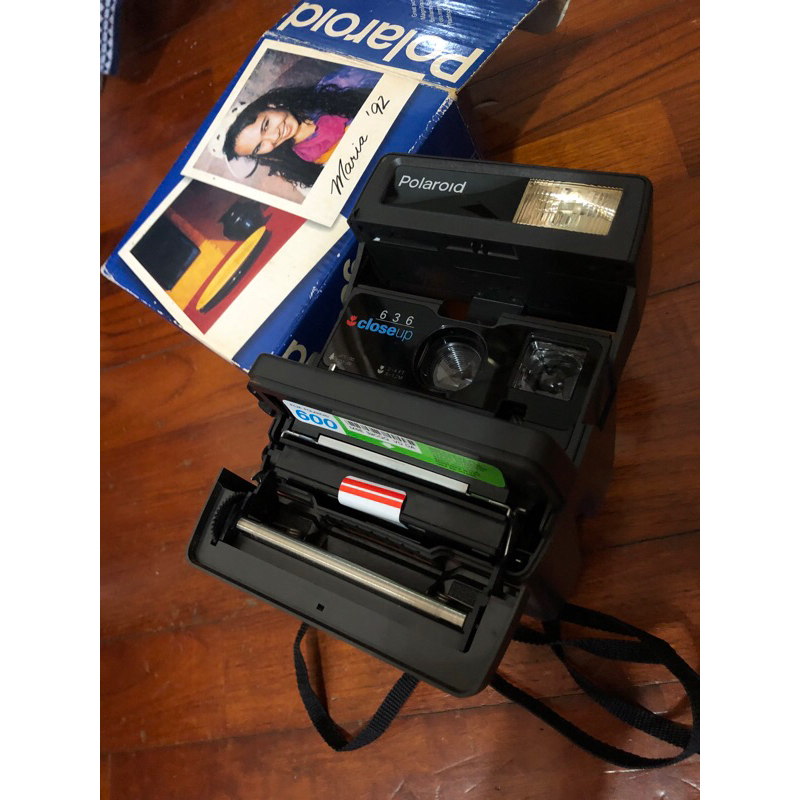 拍立得 經典款 636 寶麗萊 Polaroid 美式 底片相機 絕版 攝影 。 高雄市楠梓火車站附近亦可寄送！