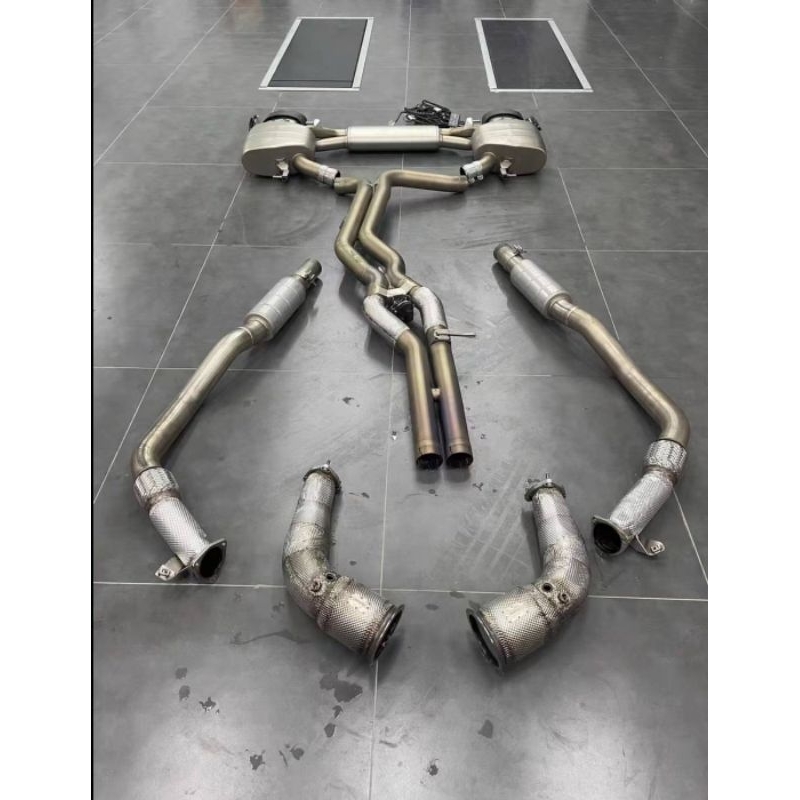 #akrapovic 蠍子管，全段，audi RS6 C8 專用，物品極新，歡迎詢問。