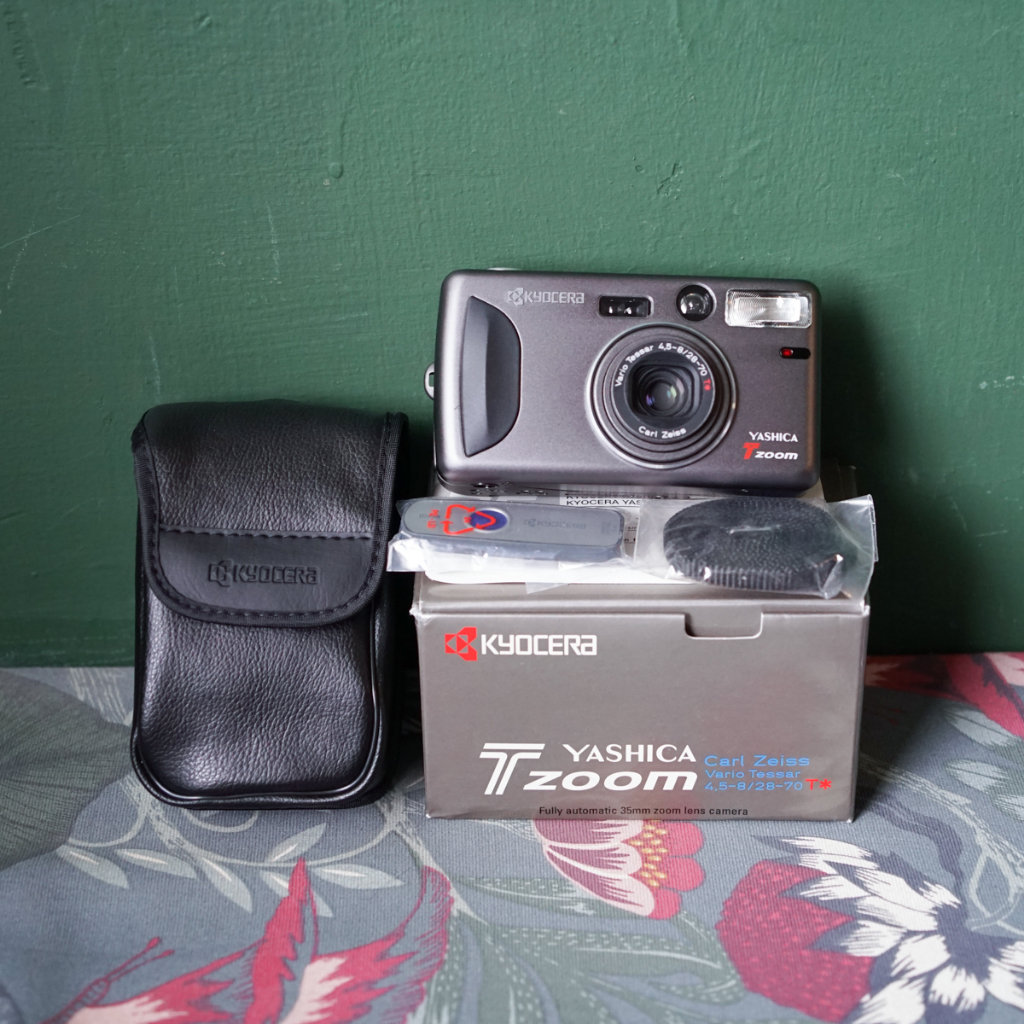 【星期天古董相機】限面交YASHICA KYOCERA T ZOOM 28-70mm F4.5-8.0 底片 傻瓜相機