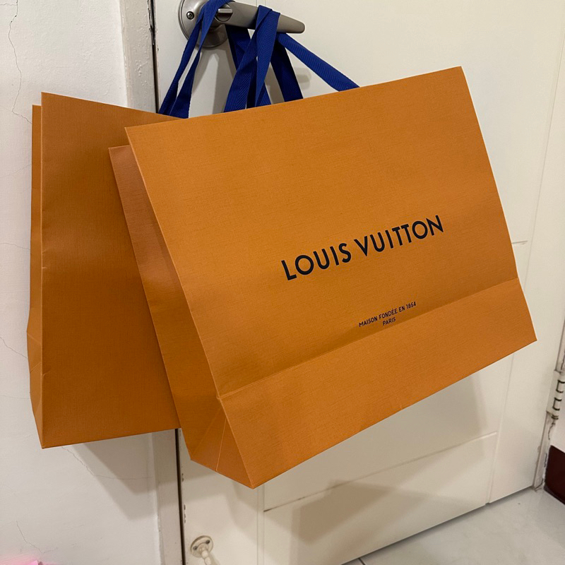 售Louis Vuitton紙袋大的（下標一次代表購買一個）