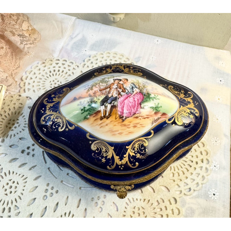 1920年代捷克手繪描金深藍色情侶圖案古董瓷器珠寶盒