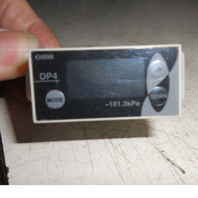 SUNX 壓力計 DP4-50Z 12-24VDC -101.3kPa  SUNX / Panasonic (H3D1)