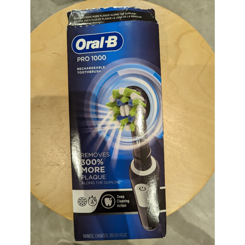 Oral-B PRO1000 黑 電動牙刷 + 刷頭