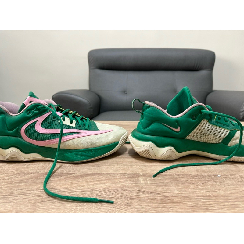 Nike 字母哥籃球鞋 正常使用痕跡 穿不超過10次 US11
