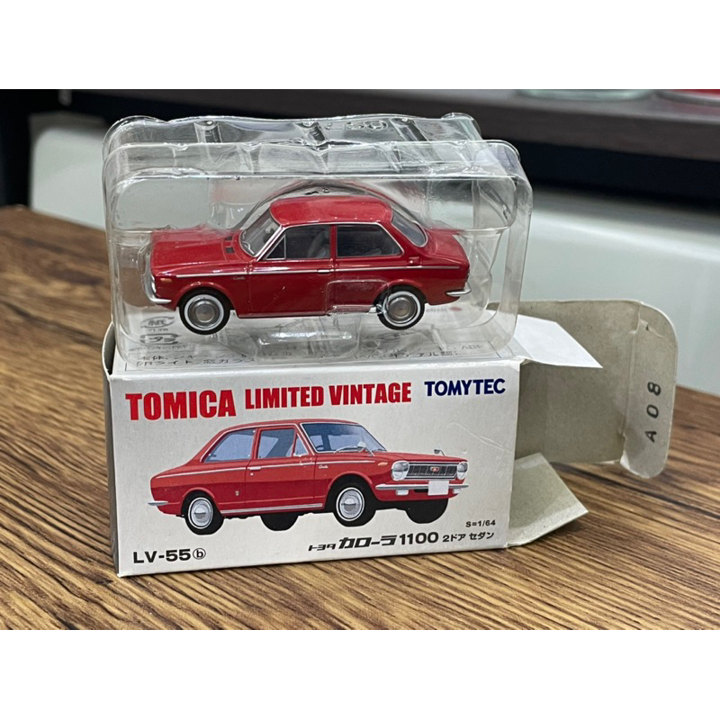 TOMICA LIMITED VINTAGE 1/64 LV-55b Toyota Corolla 1100 2door