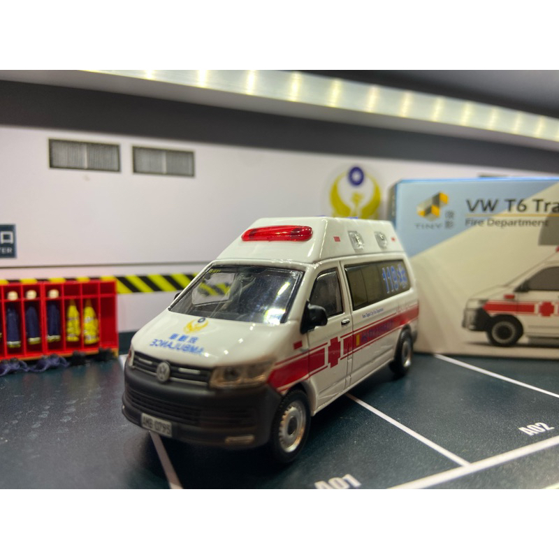Tiny微影台灣1/64 福斯T6 高頂救護車模型 新北市消防局 舊塗裝！限量！