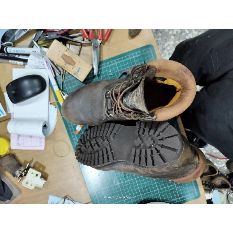 Timberland，RedWing天柏倫靴 換白底修鞋，修理鞋底