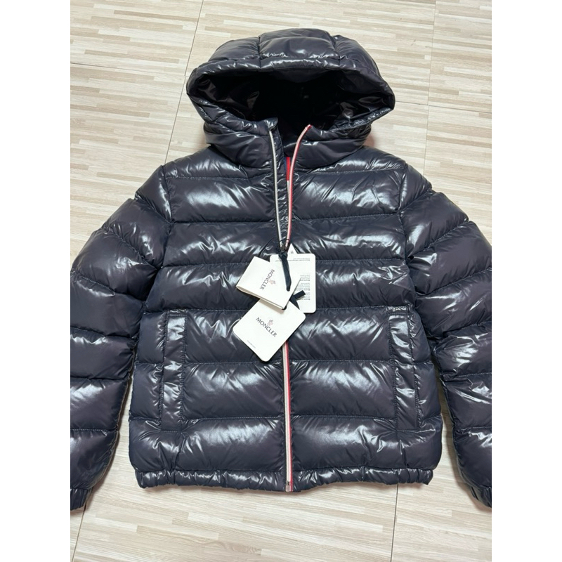 全新Moncler New Aubert 連帽厚款羽絨外套 12A(大童）