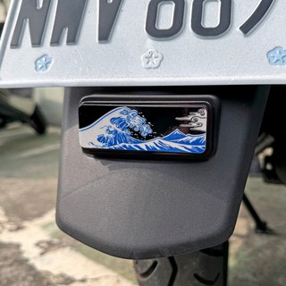 反光屋FKW 海浪 8.4*2.8公分方形反光片 機車 耐曬 防水 立體微凸 高亮度 sui 勁戰七代 勁戰7 全新迪爵