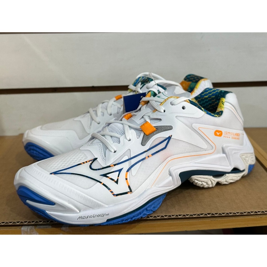 9.Mizuno 美津濃 男排羽球鞋 WAVE LIGHTNING Z8  V1GA240056