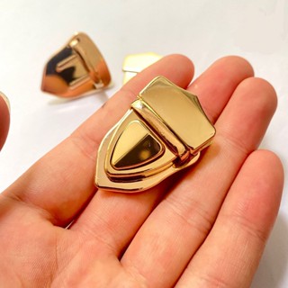 臺灣現貨 靚尖款箱包五金配件 插鎖 編織包裝飾扣 包鎖扣 鐵皮插鎖 金屬裝飾 插扣 合金插 DIY 手工包 金屬裝飾