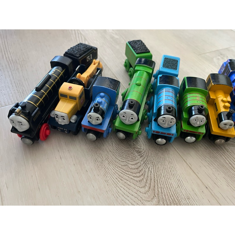 正版 湯瑪士小火車  Thomas &amp; Friends 木頭磁吸式火車 希羅、培西、高登、愛蜜莉 物況佳 IKEA軌道可