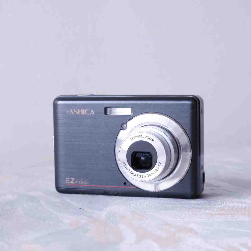 Yashica F1233  CCD 數位相機