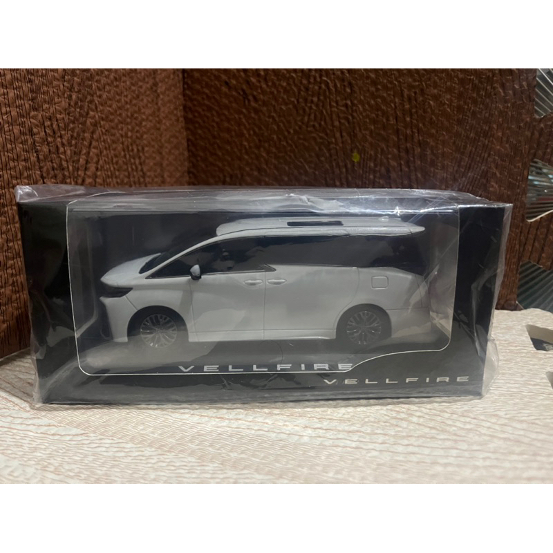 Toyota vellfire (alphard 雙生車）白色 1/30 日規原廠模型車