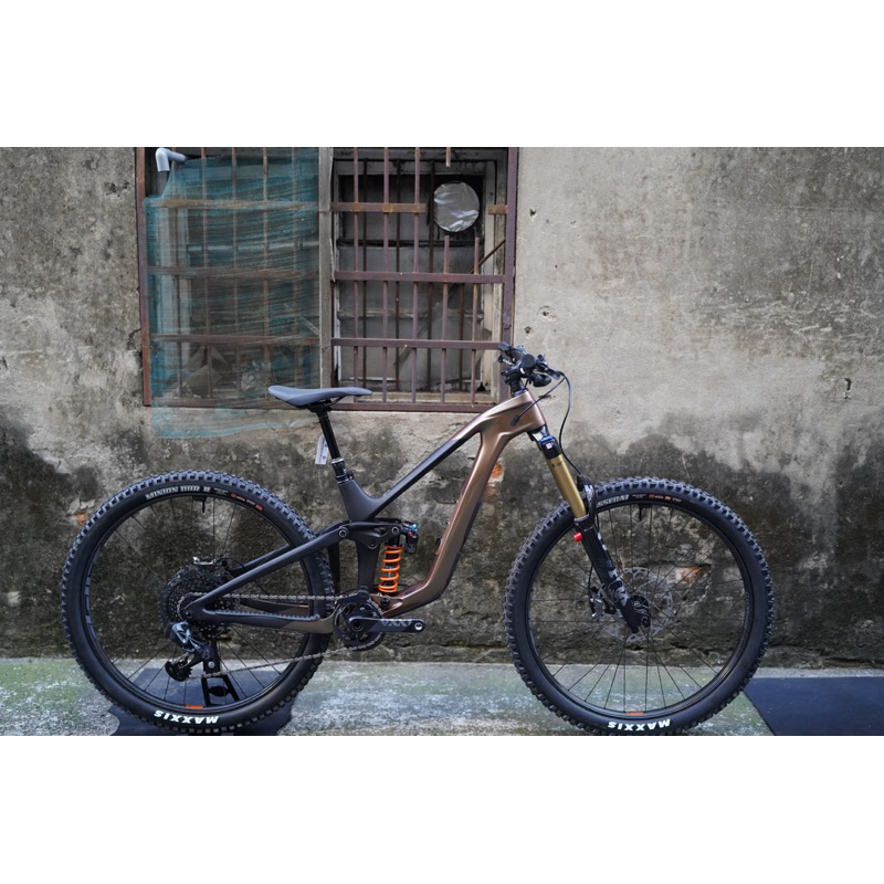 GIANT REIGN ADV PRO ENDURO 避震車