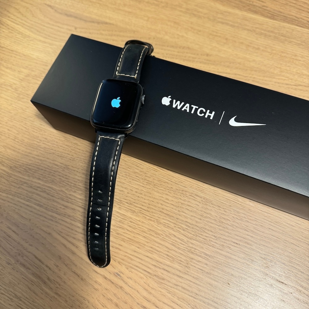 Apple Watch Nike S5 44MM (鋁金屬) 二手