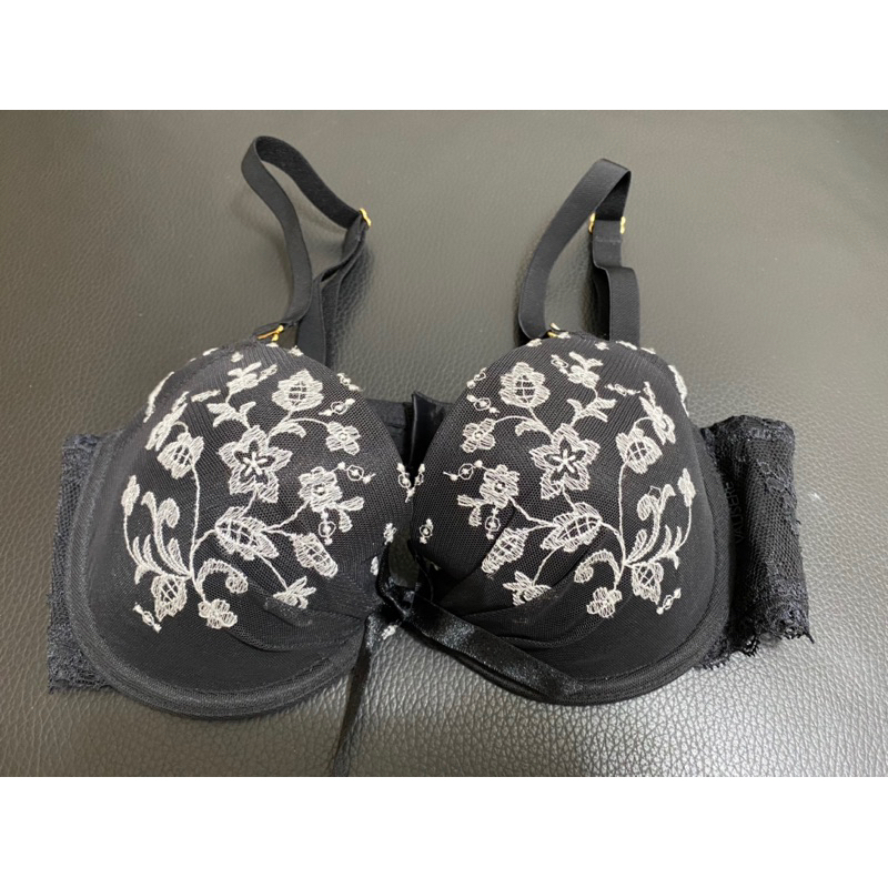 專櫃品牌黛安芬VALISRRE 黑色蕾絲深V透氣包覆 內衣 黛安芬內衣 75D