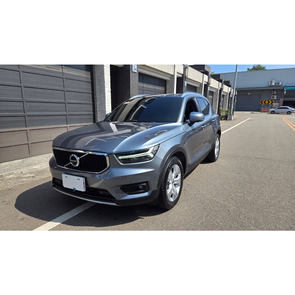 2018 VOLVO XC40 T4 灰色跑15.9萬公里 原鈑件 中古車 休旅車 露營 四輪傳動