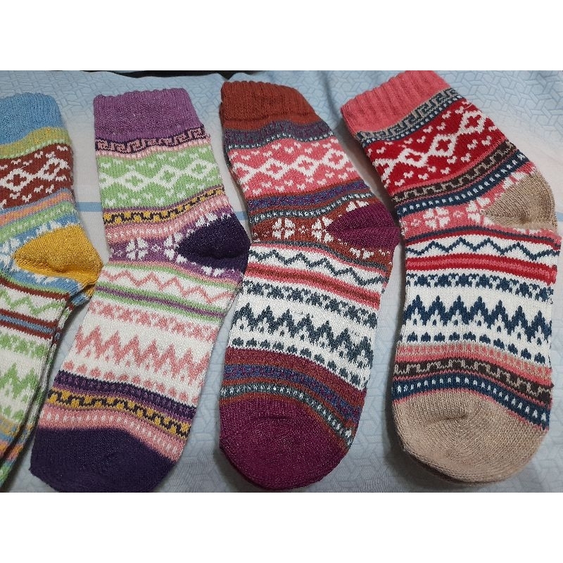 Tutu羊毛襪,現貨補貨到。登山、滑雪溫暖、吸濕、排汗。4雙199元，可私訊挑色。