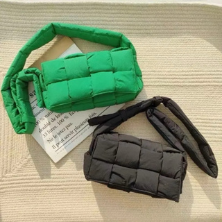 [HYC] 韓國 鋪棉 羽絨 編織 格紋 格子 斜肩包 方格 小包 側背包 包包 羽絨包 網紅同款 韓國東大門 BV綠