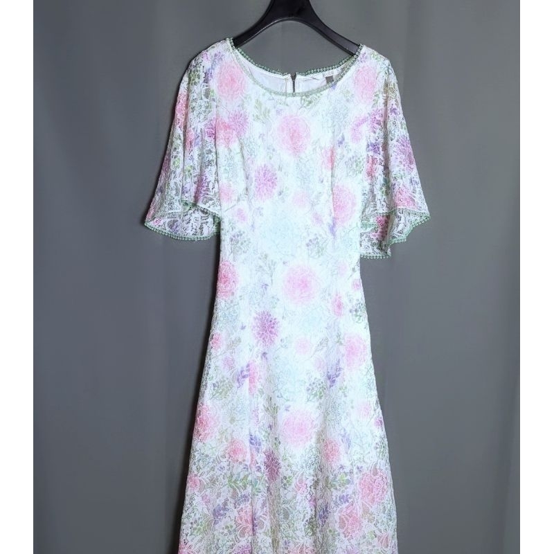 設計師蔡佳瑾荷葉袖繽紛花園白色蕾絲長洋裝 A1124【點點藏物】