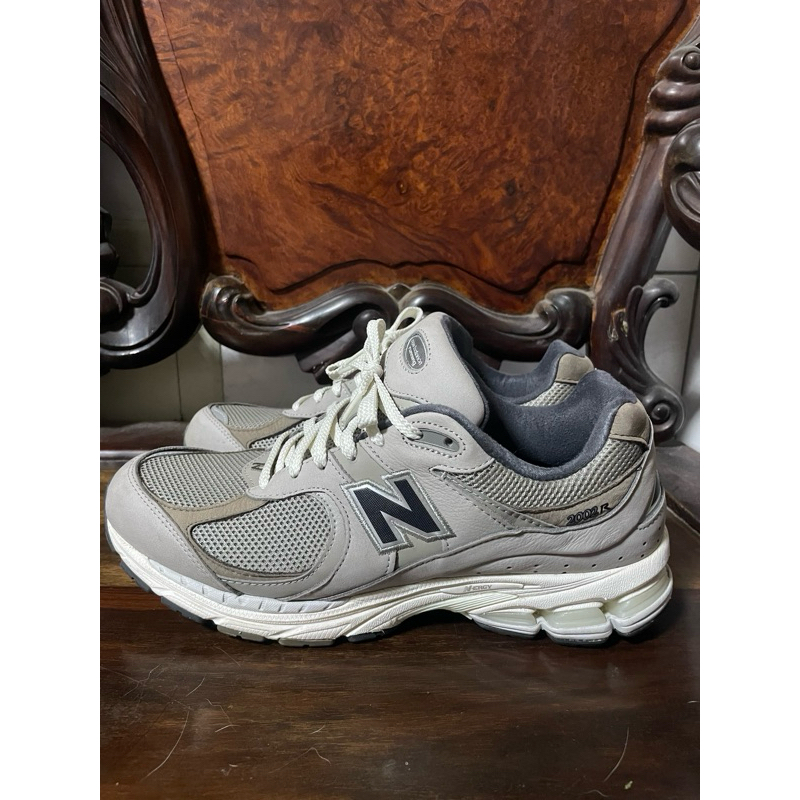 ｛商品名稱｝1.New Balance NB2002R 大地灰 男鞋