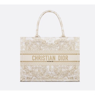 ❥免稅店代購❥ Dior 迪奧 23新款 金色和白色 刺繡 中號 BOOK TOTE 托特包 購物袋 手提袋