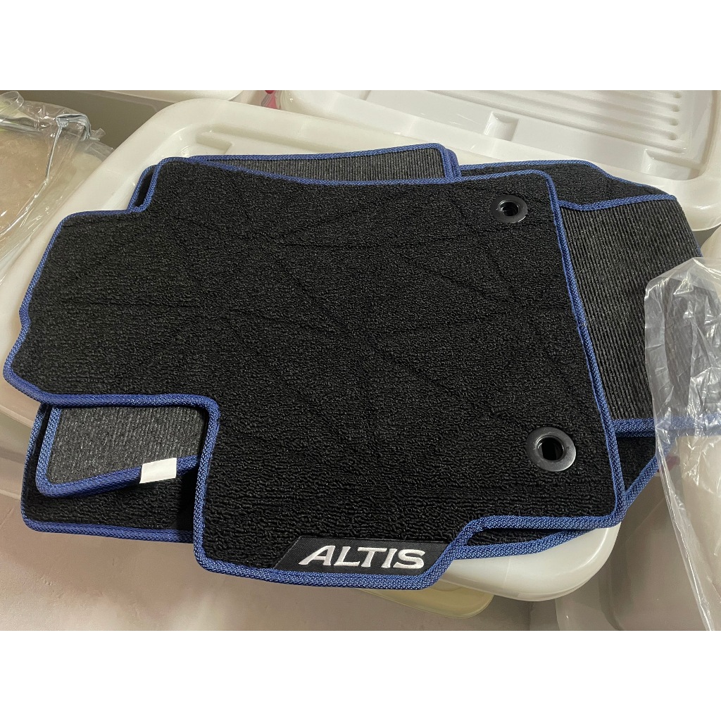 全新 ALTIS原廠腳踏墊 油電版