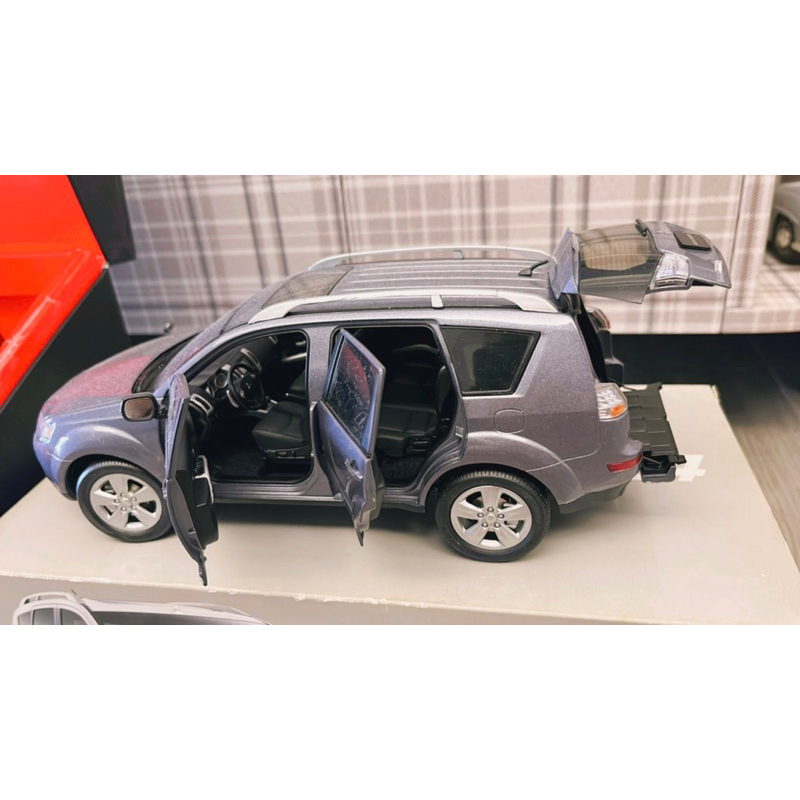 1:18 三菱 Mitsubishi Outlander 2.4  模型車 汽車