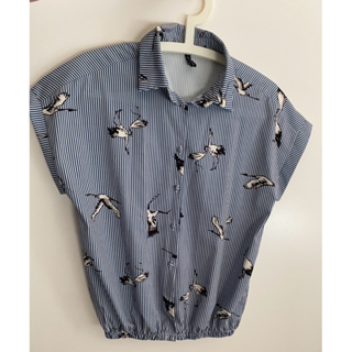 藍白條紋鹤鳥圖案 下擺鬆緊縮口 包釦 襯衫