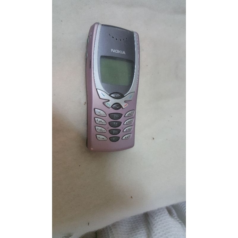 功能正常Nokia 收藏品 8250 手機背蓋沒有電池