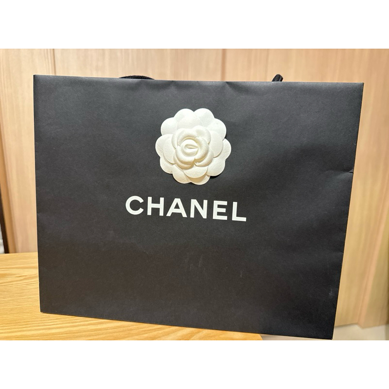 （二手） Chanel 紙盒（約25cm x20 xm)+紙袋+緞帶