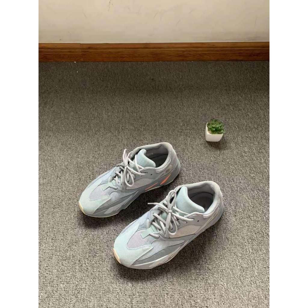 《二手寄賣》Yeezy 700 慣性 US11 無盒 少穿