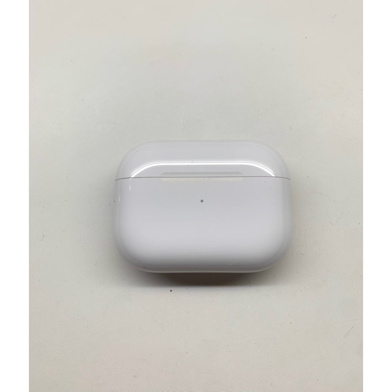 二手 蘋果Apple AirPods Pro2代，單售Mag Safe充電盒999元。
