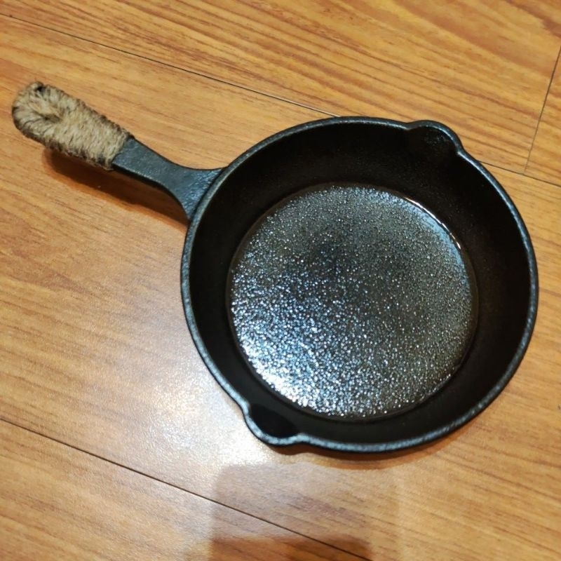 二手鐵鍋更好用-小鑄鐵煎盤  鑄鐵平底鍋 潑油鍋