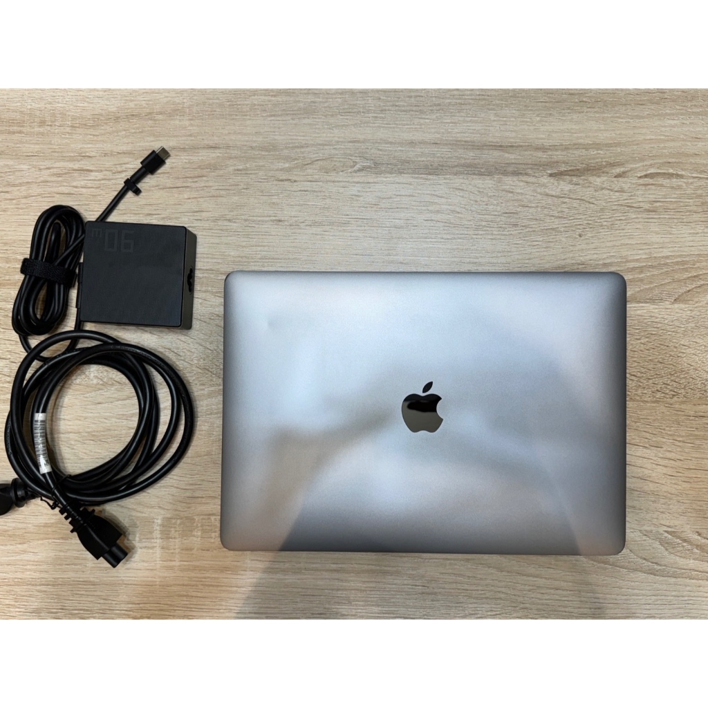 MacBook Pro 13吋 2018 i7 16G/256G 剛換原廠電池續電還很強