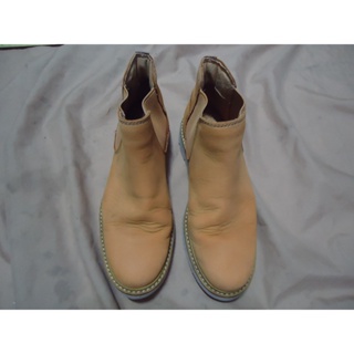 Timberland 淡黃棕色真皮膠底鬆緊帶短靴,US6.5W/UK4.5,鞋內長23.2cm,有使用痕跡如圖,清倉大特