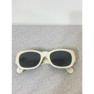 台灣二手太陽眼鏡｜glannl versace-米白色正方形太陽眼鏡
