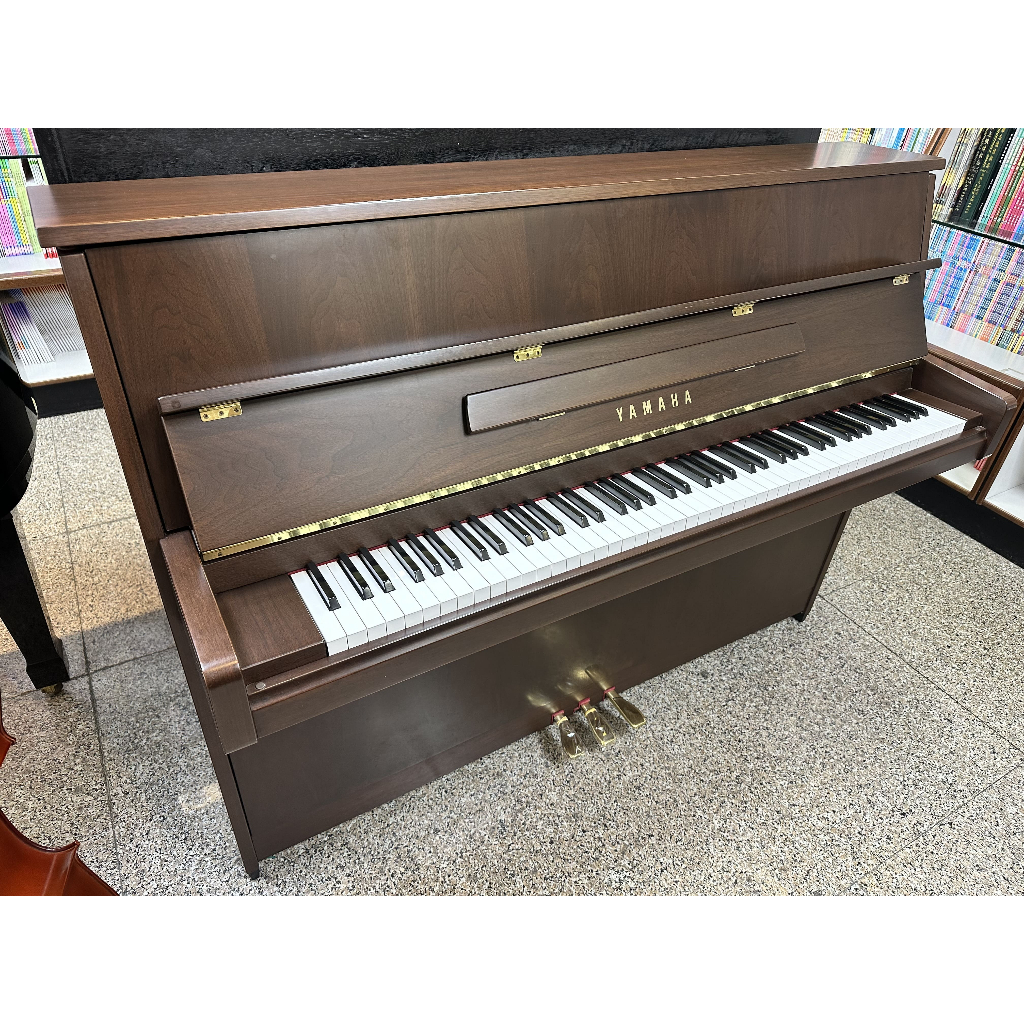 【中古鋼琴】YAMAHA YT112W 二手鋼琴《鴻韻樂器》直立式鋼琴 小尺寸鋼琴 半光澤胡桃木色