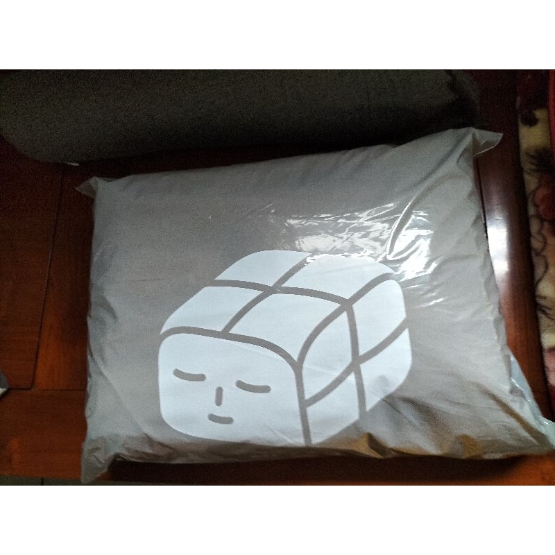 免運全新 眠豆腐午睡枕 （含防塵袋&枕頭套）（尺寸：37 x 27 x 12 cm）