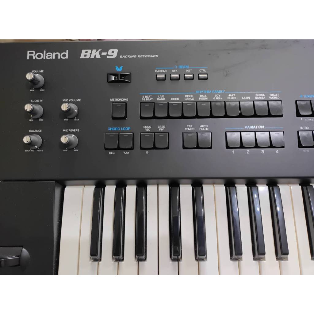 Roland專業級自動伴奏電子琴BK-9 9成新中古廉讓 最新推出二手機BK9,功能強大歡迎現場試彈立即取貨