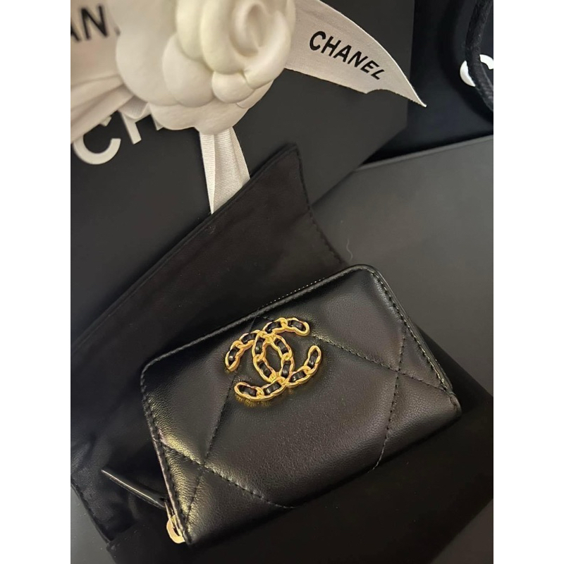 在台現貨🧡29980 香奈兒 Chanel 19 黑金 經典 羊皮 ㄇ型 拉鍊錢包/卡包 零錢包