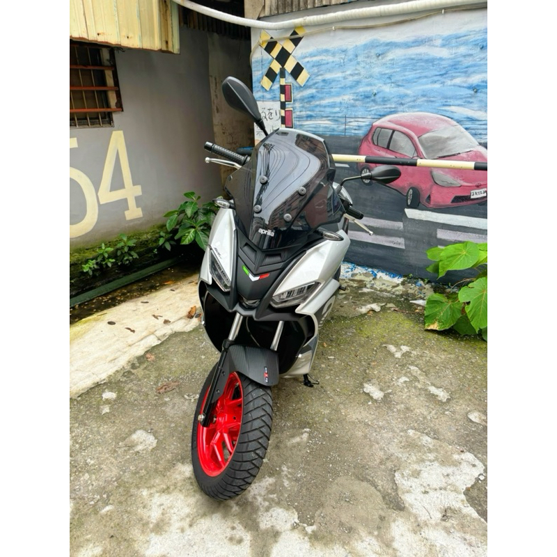 APRILIA SR GT200