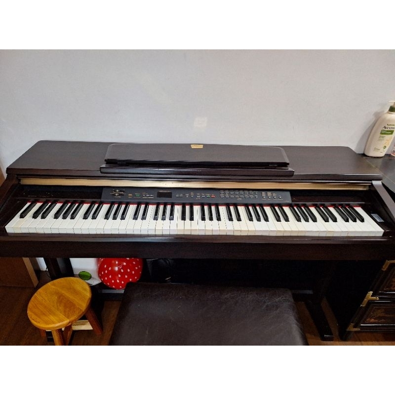YAMAHA型號CLP-130 2手電鋼琴售價10000 自取地址：台北市松山區