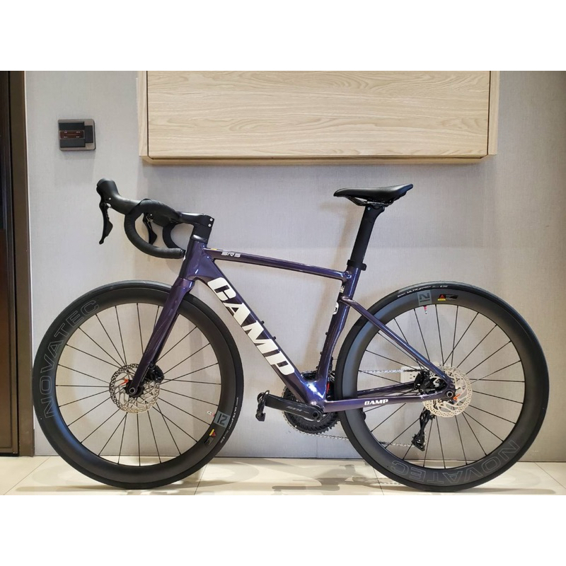 CAMP SR5 PRO，最超值的鋁合金公路車，全隱藏式走線，105機械12速大全套，NOVATEC碳纖維輪組UCI認證