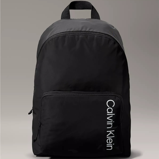 Calvin Klein 防潑水休閒後背包 再生聚酯纖維 雙肩後背包 休閒後背包 C14868 黑色CK(現貨)