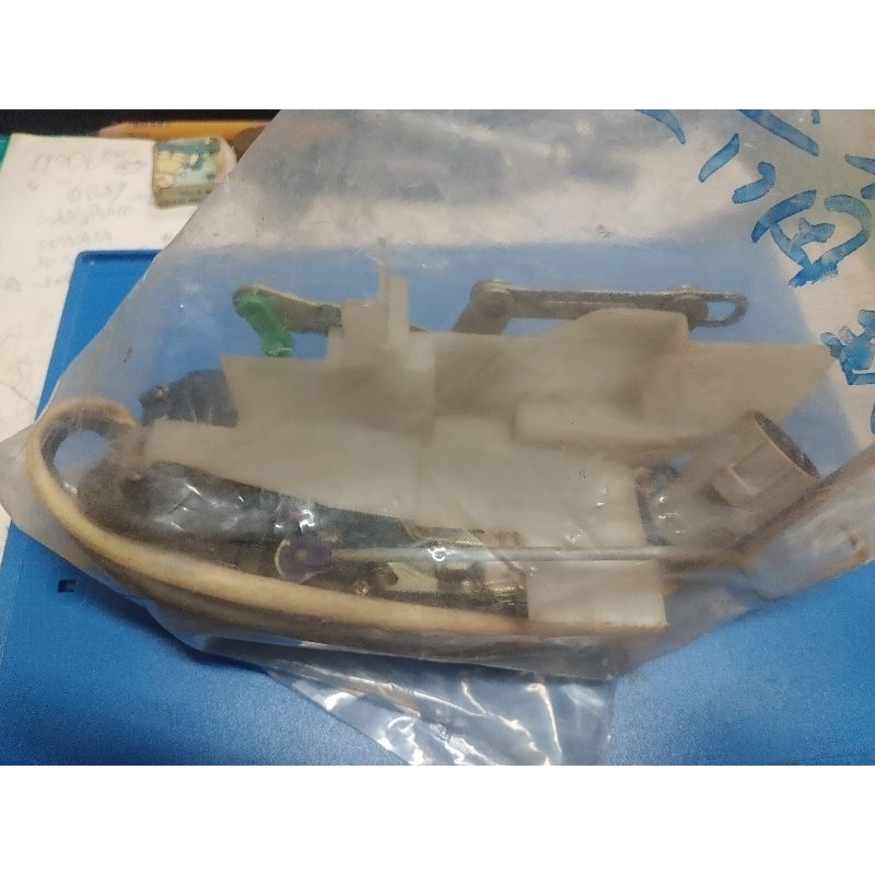TOYOTA CORONA EXSIOR 94 六角鎖 (前左右各1) 另有各車系引擎,板金,底盤零件 歡迎詢問