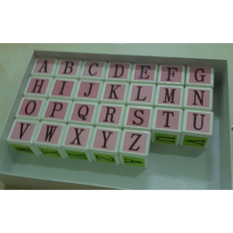 二手英文字母塑膠積木(巧連智)