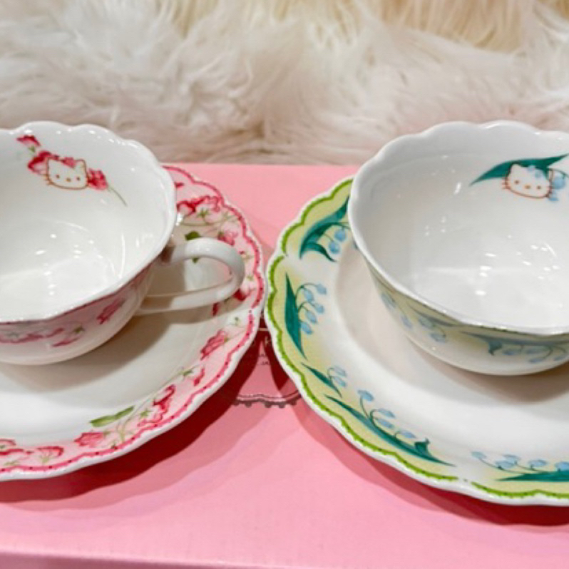 日本進口Hello Kitty花朵邊波浪紋鈴蘭花三色堇🌺造型的咖啡杯盤禮盒對杯組
