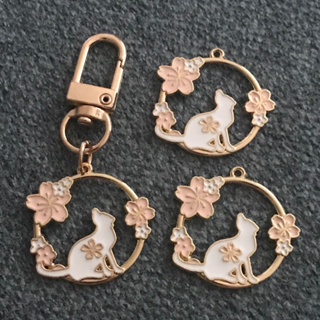 ❤️新款❤️ DIY創意 櫻花貓 吊飾 耳環 服飾配件 項鍊 背包掛飾 鑰匙圈 配件 airpods